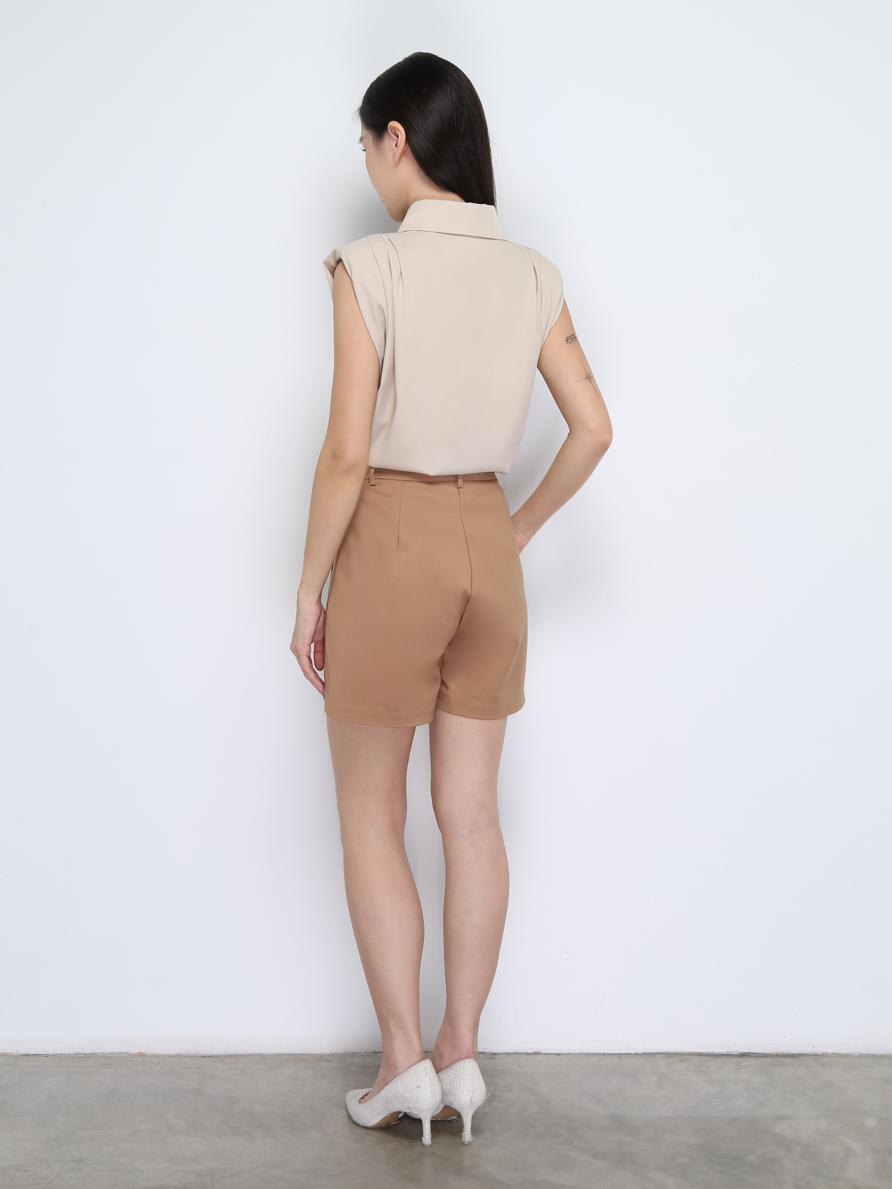 Front Button Front Pocket Short Pant DJ052