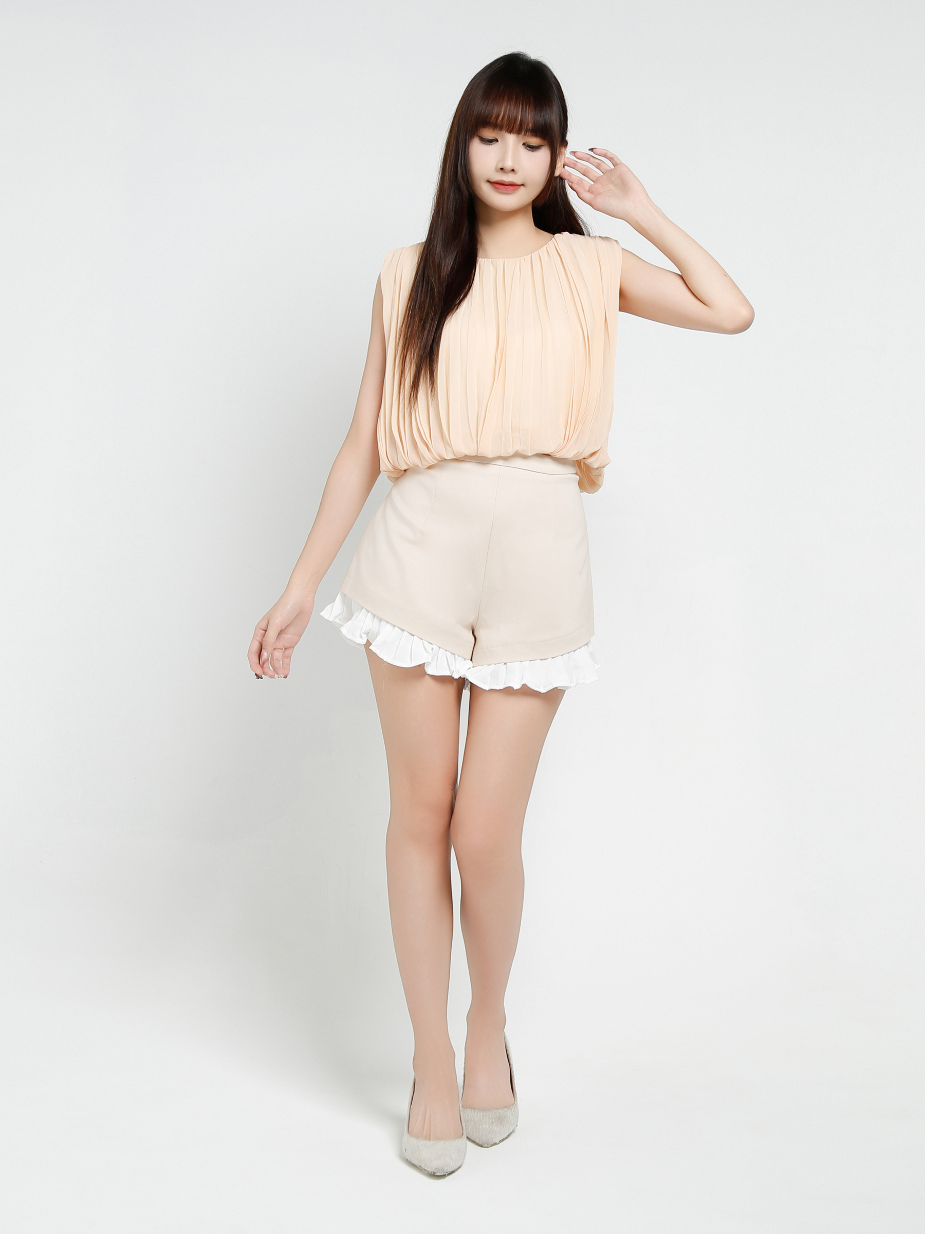 Sleeveless Pleated Top 37003