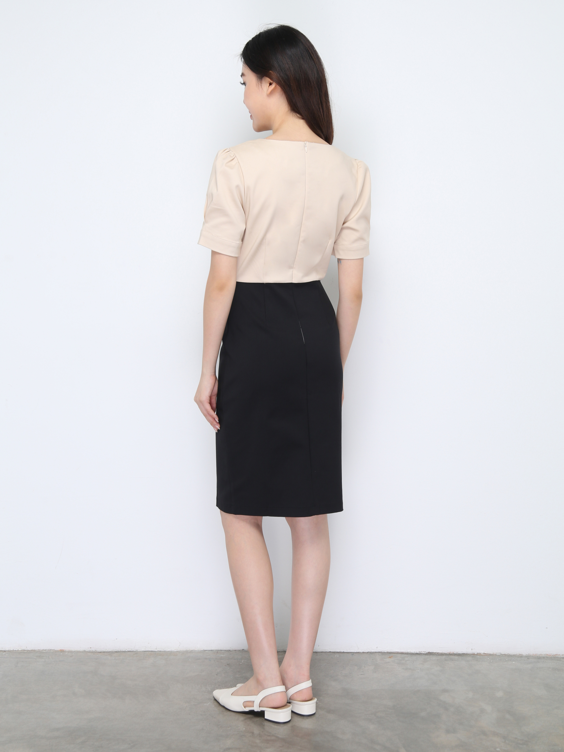 Short Sleeve Back Zip Dress 37217