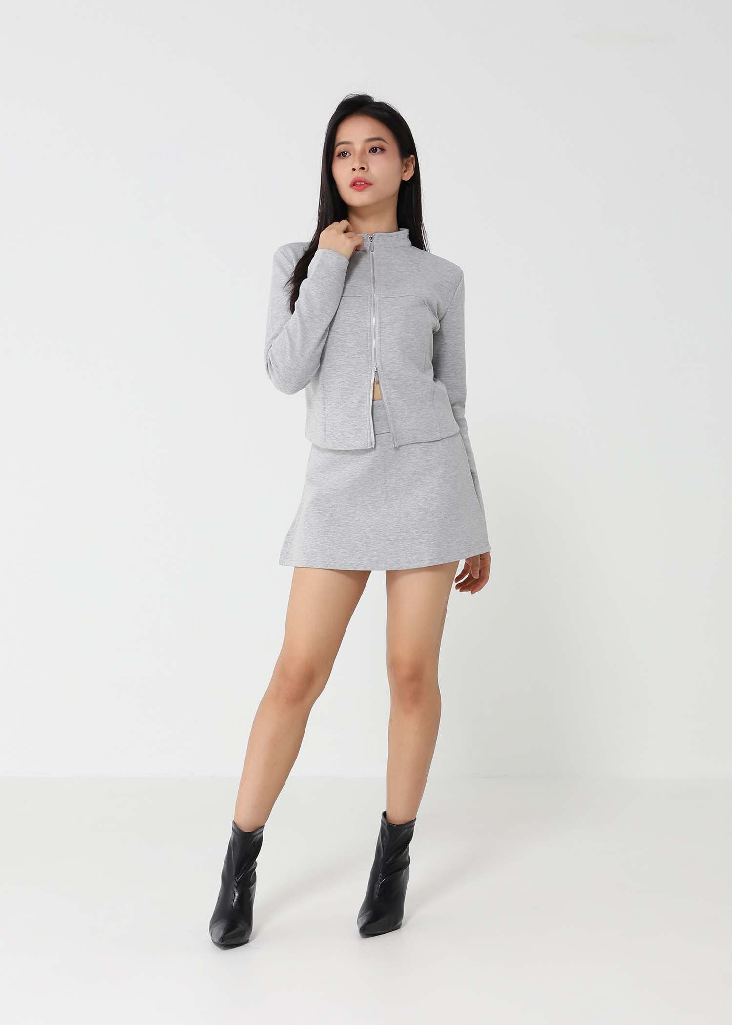Sport Style Front Zip Set 48576