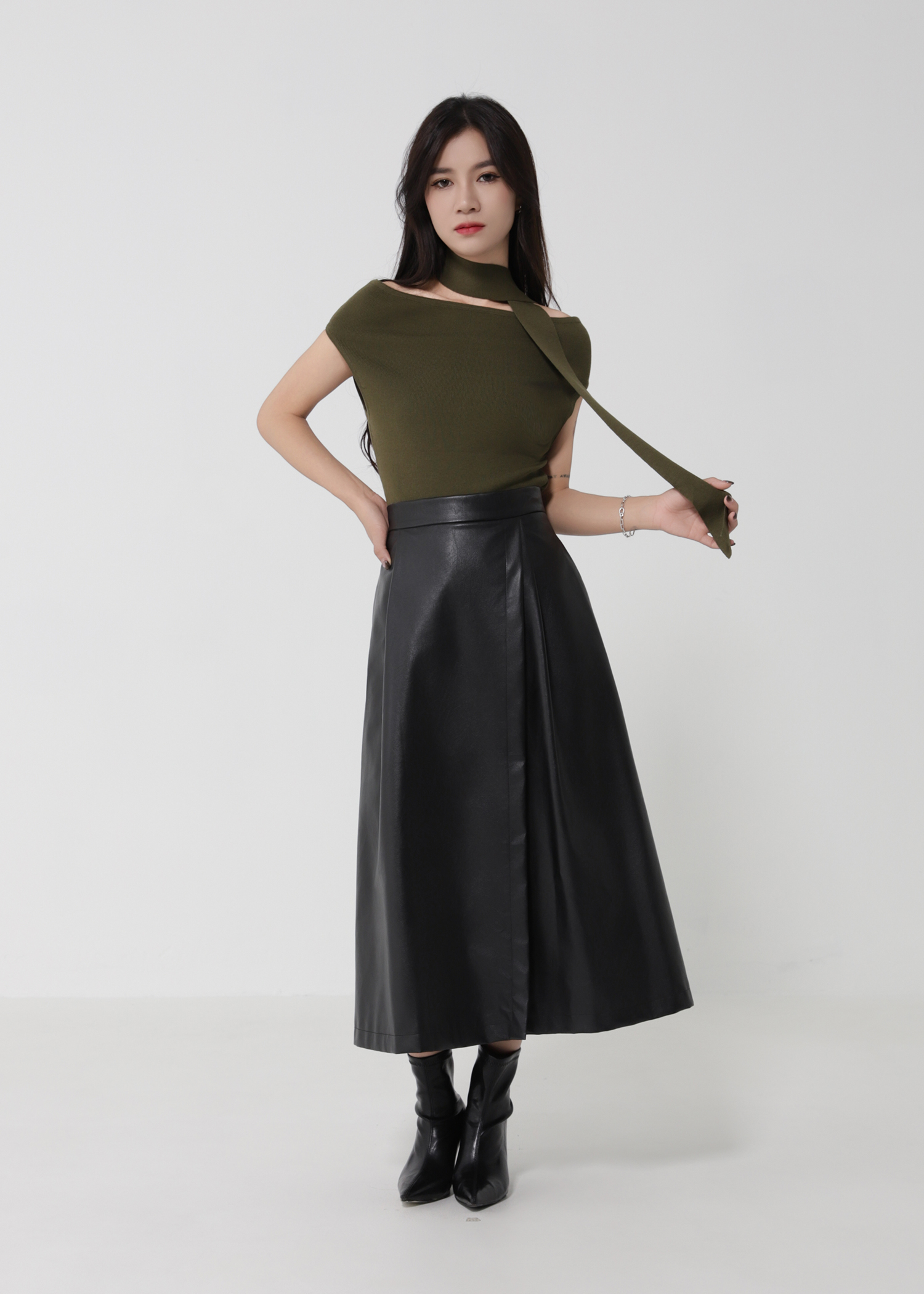 Knitted Boat Neckline Top 50905
