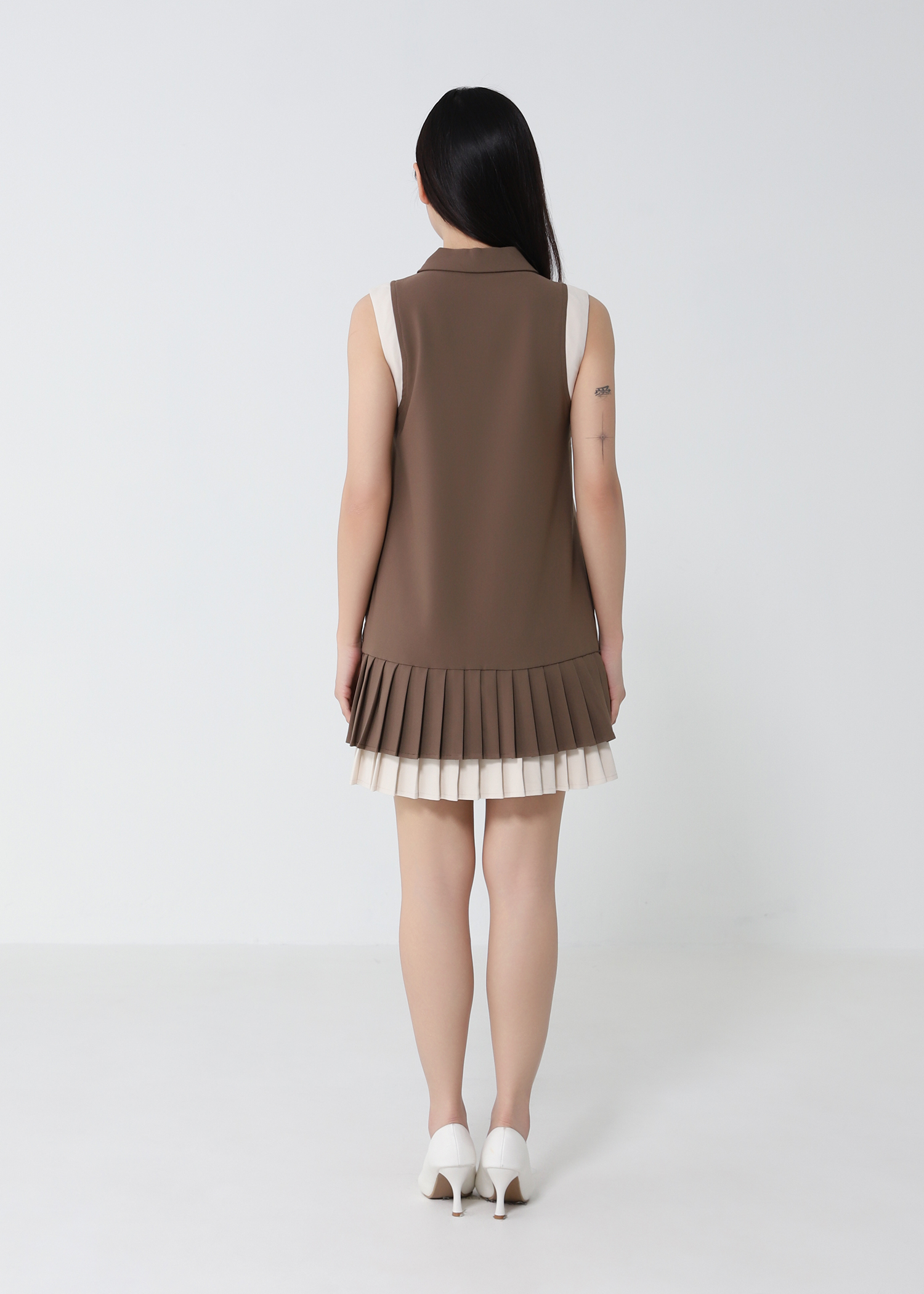 Sleeveless Pleated Dress 52290