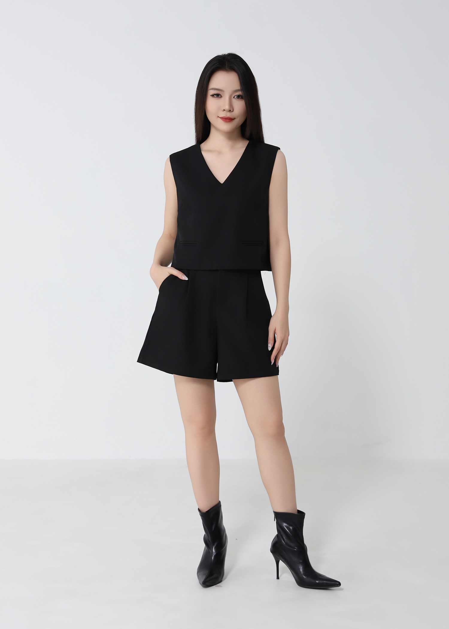 V Neck Sleeveless Top With Short Pant Set 53092
