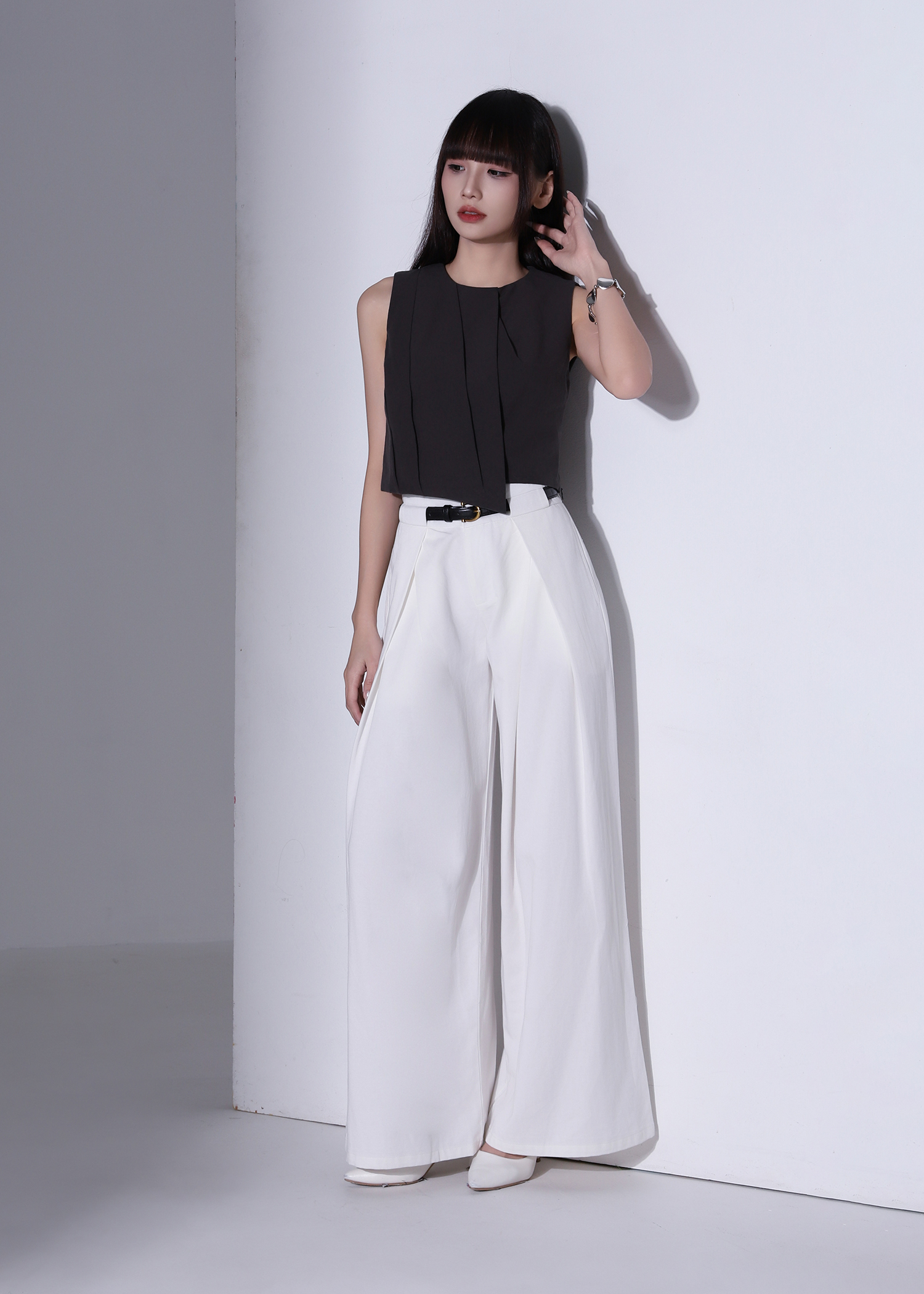Sleeveless Pleated Detail Top AC1005