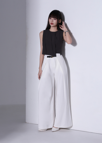 Sleeveless Pleated Detail Top AC1005