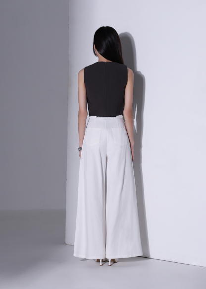 Sleeveless Pleated Detail Top AC1005