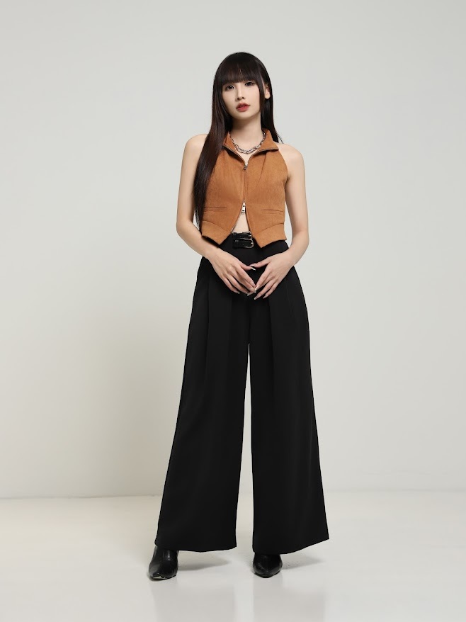 Halter Front Zip Top AC144