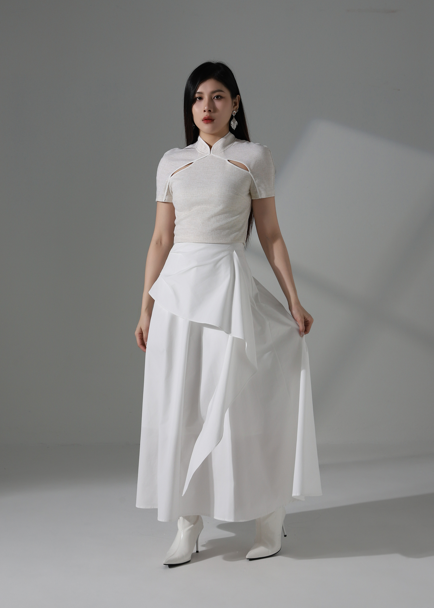 Chic Modern Chinese Front Hollow Top AC171