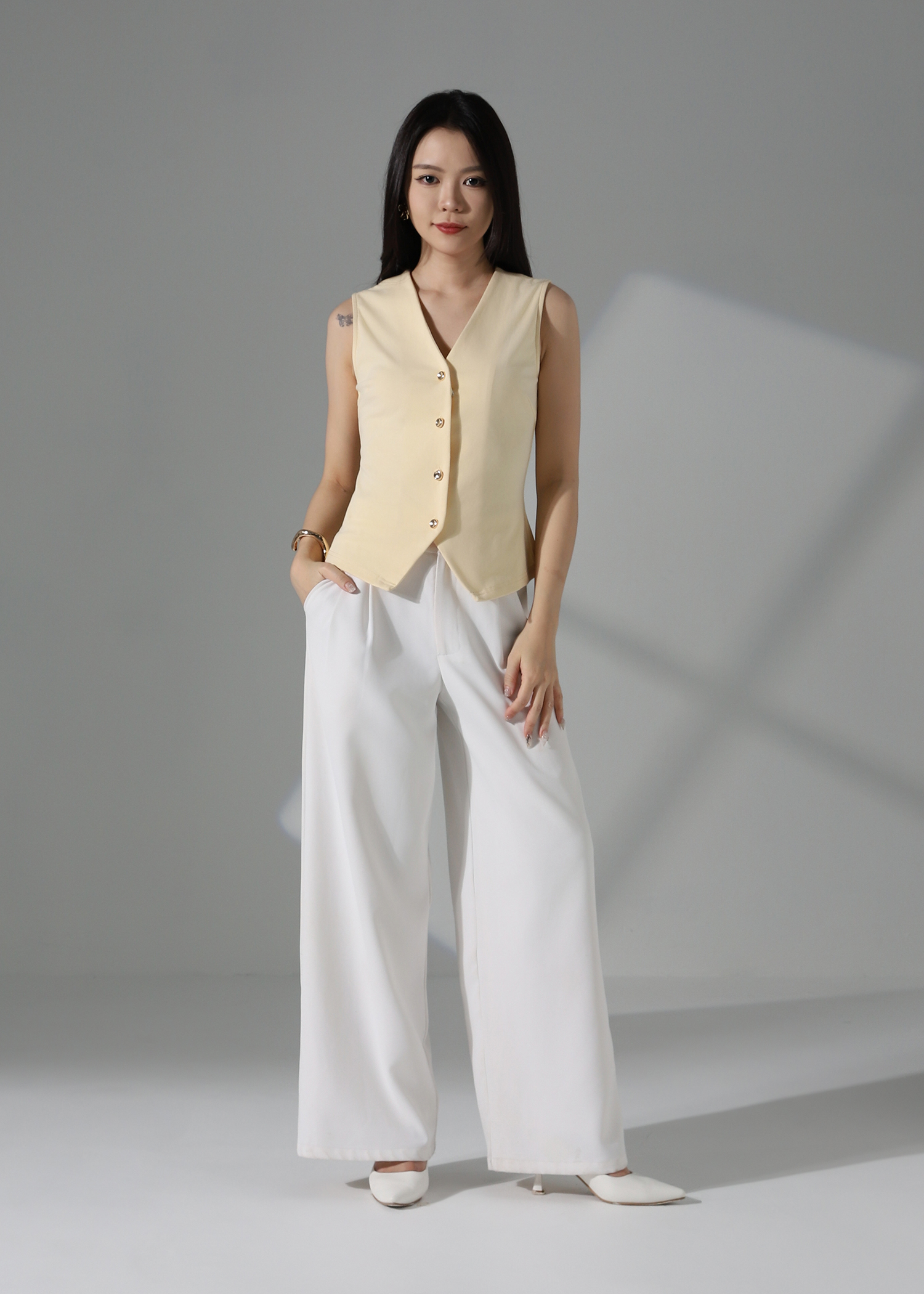 Sleeveless Front Button Blouse AC173