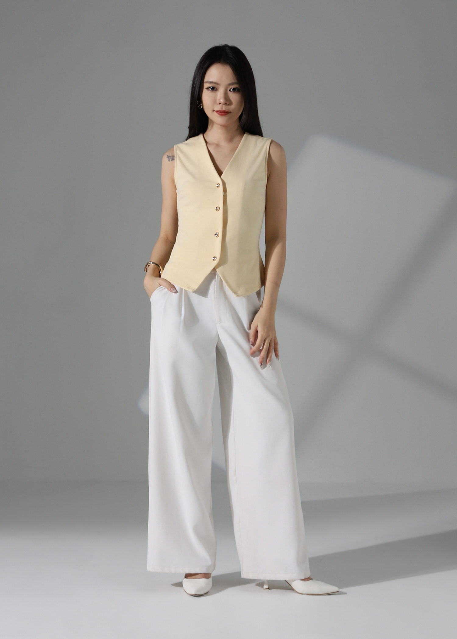 Sleeveless Front Button Blouse AC173