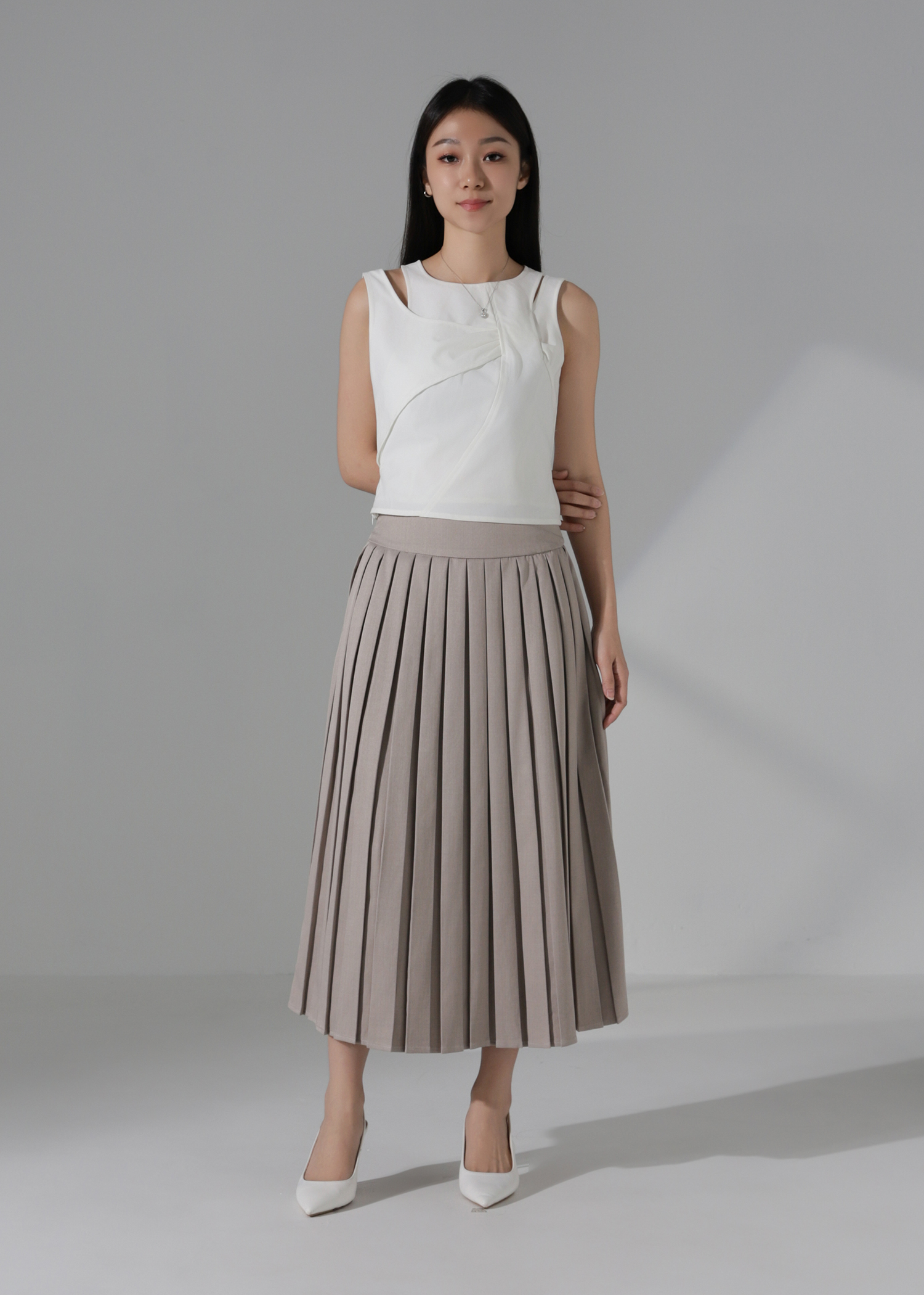 Front Twist Sleeveless Top AC179