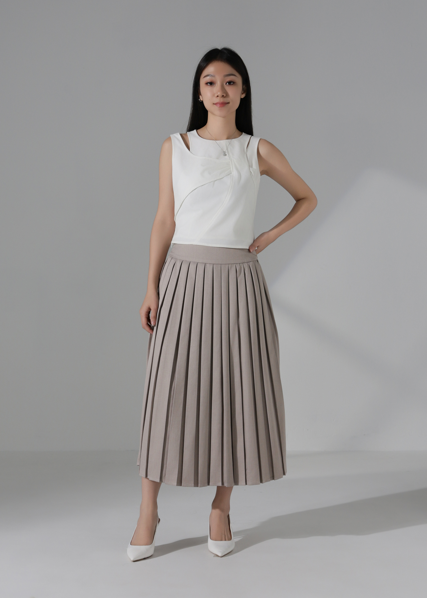 Front Twist Sleeveless Top AC179