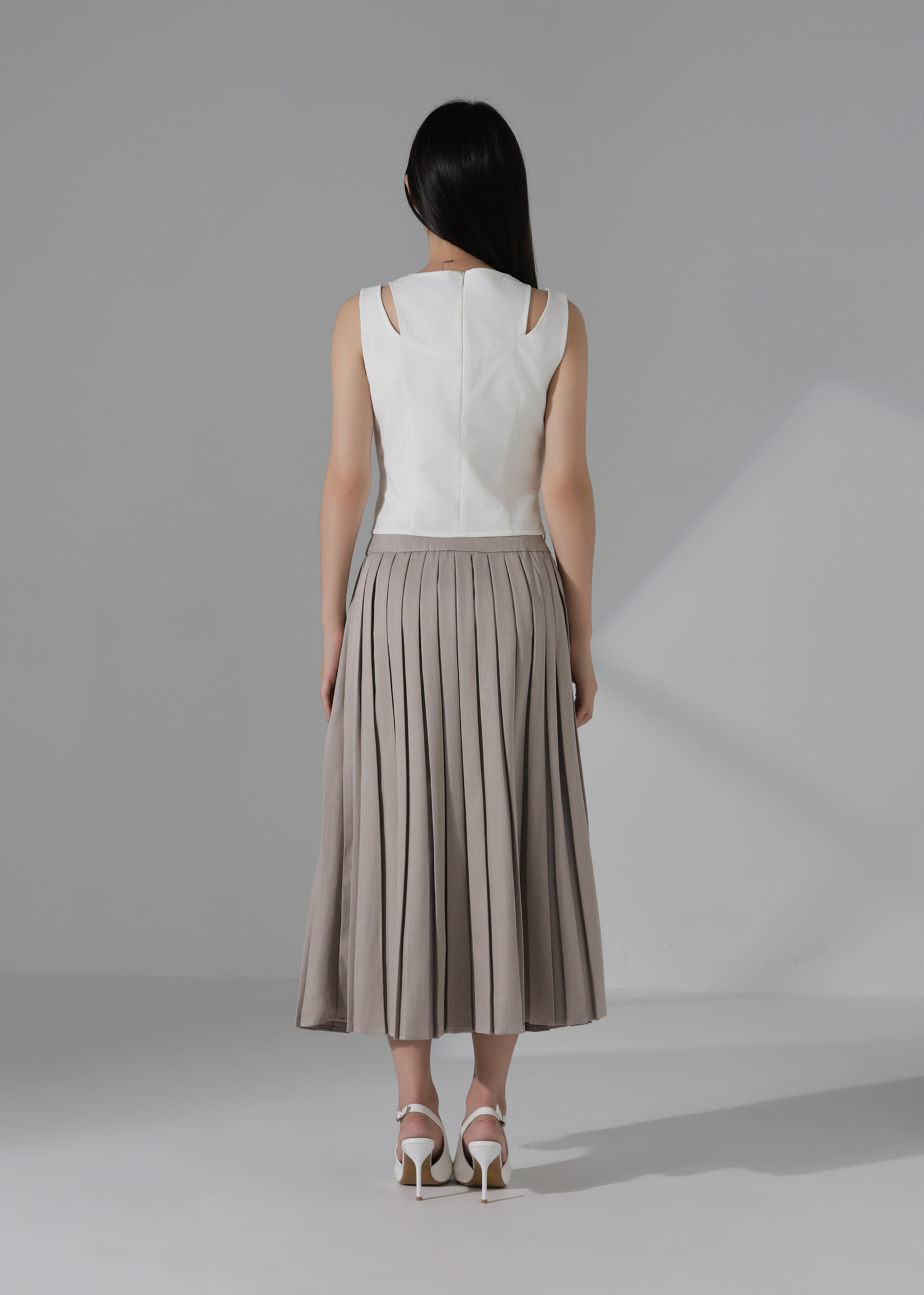 Front Twist Sleeveless Top AC179