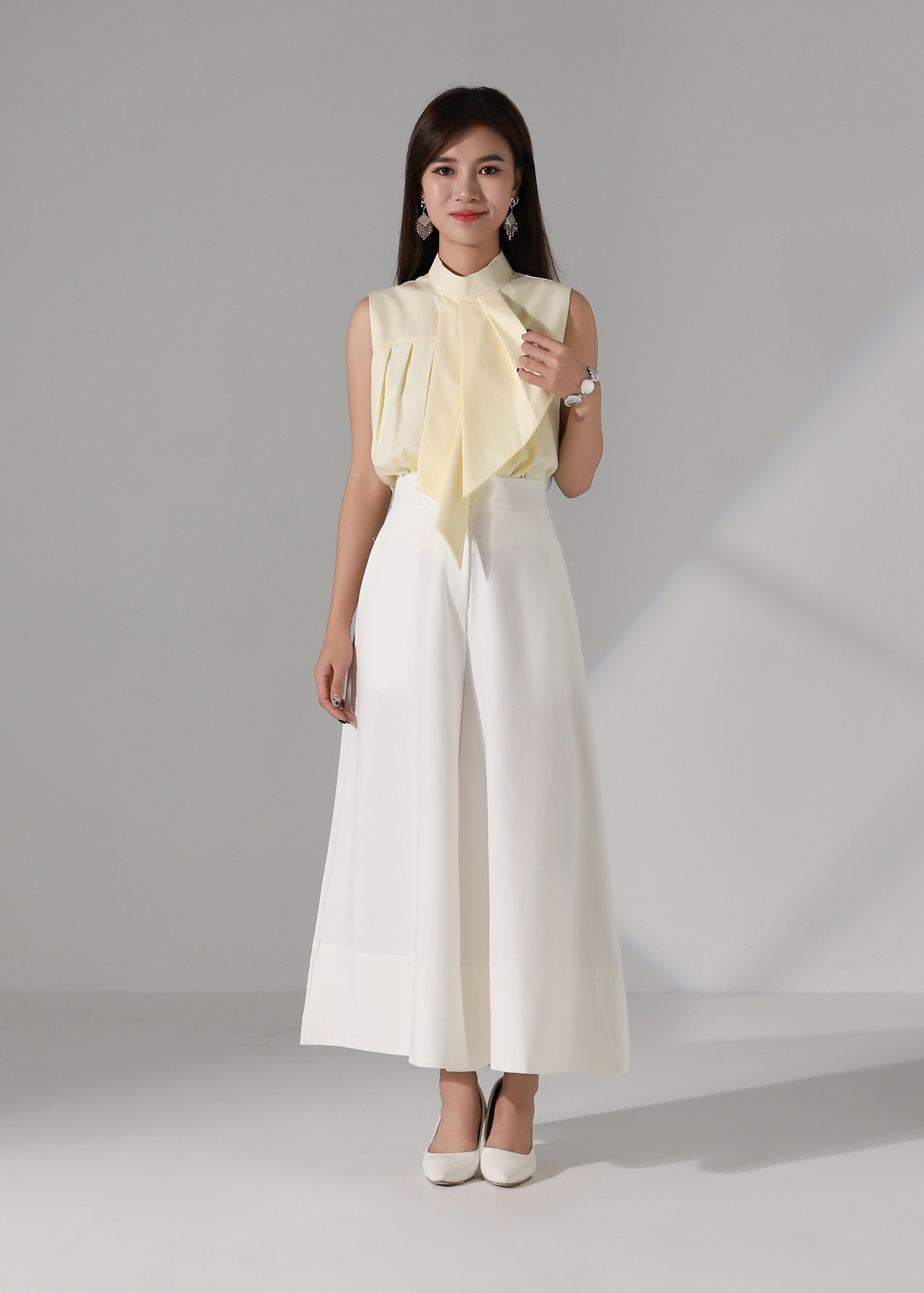Sleeveless Turtle Neck Tie Detail Top AC187