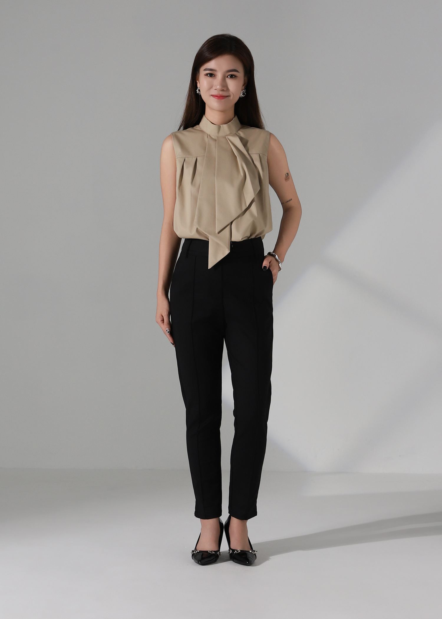 Sleeveless Turtle Neck Tie Detail Top AC187