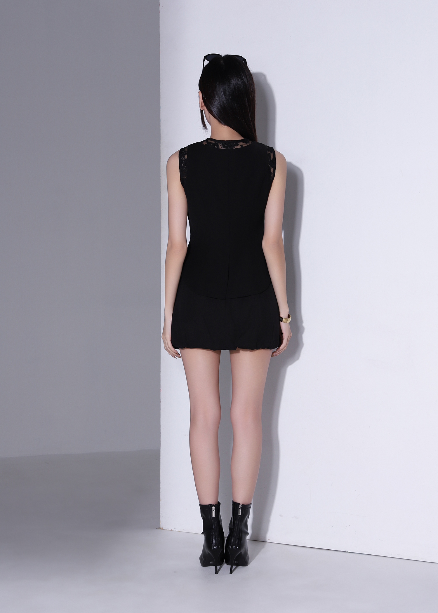 V Neck Lace Sleeveless Top AC256