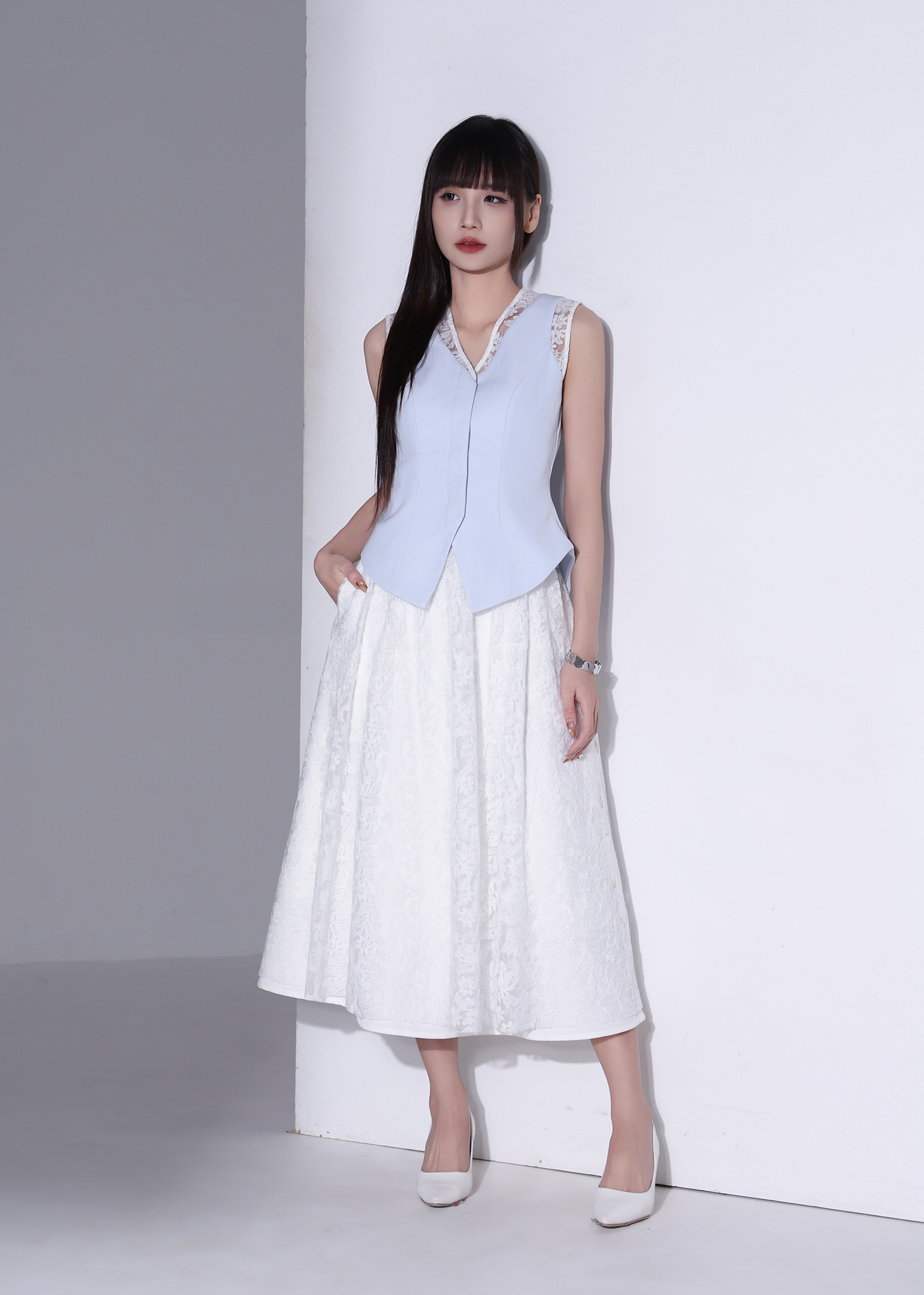 V Neck Lace Sleeveless Top AC256