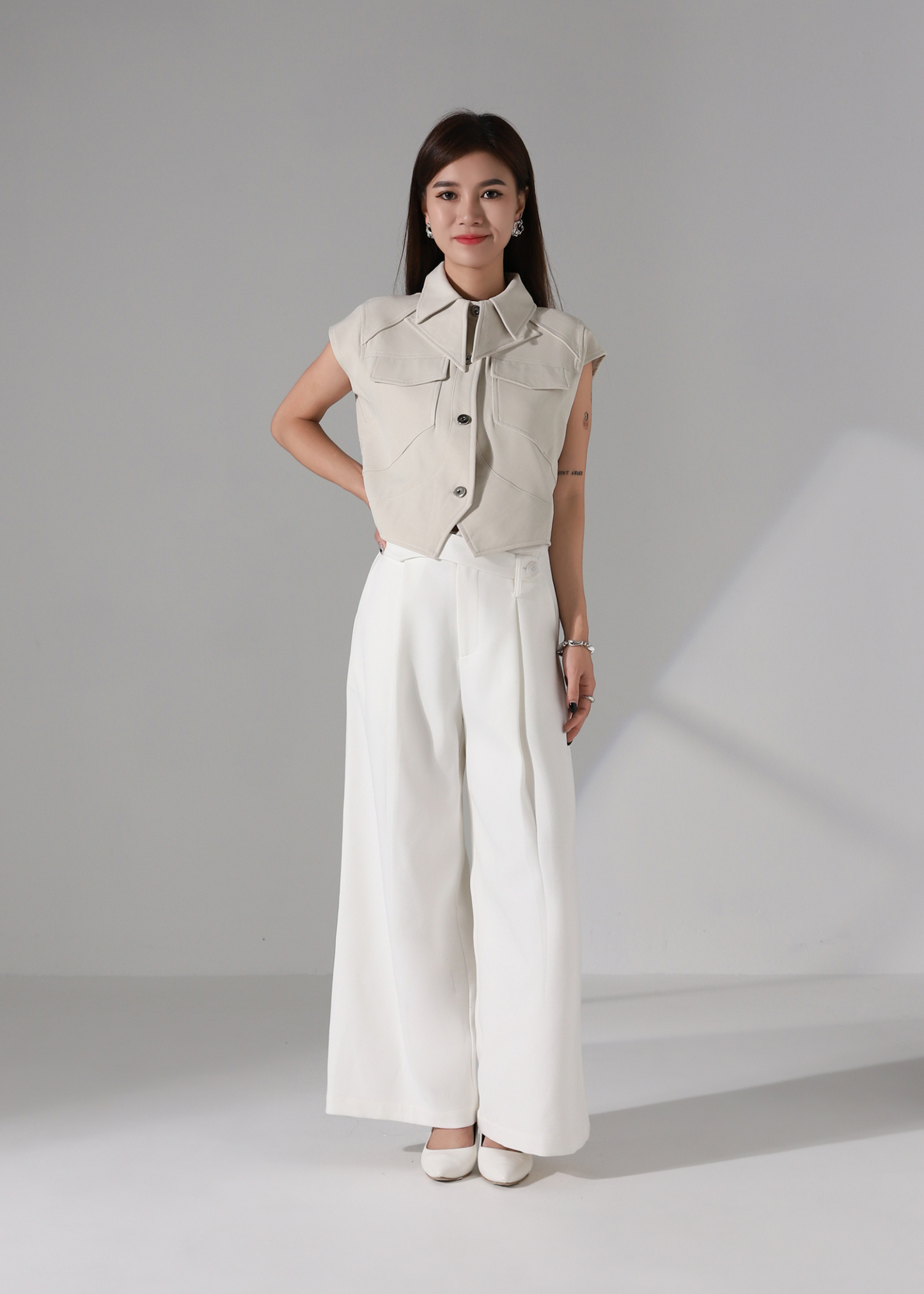 Sleeveless Front Button Top DJ138