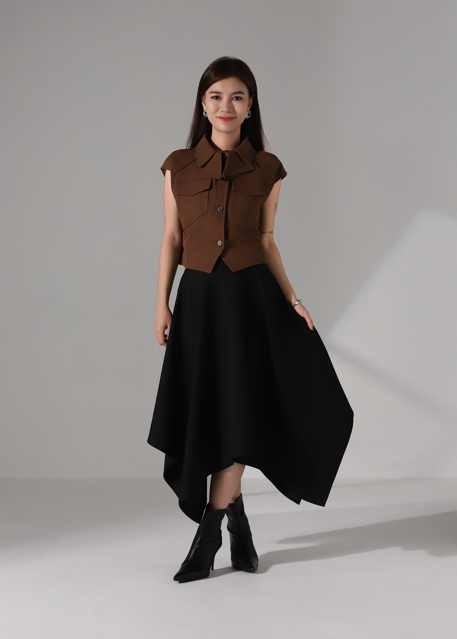 Sleeveless Front Button Top DJ138