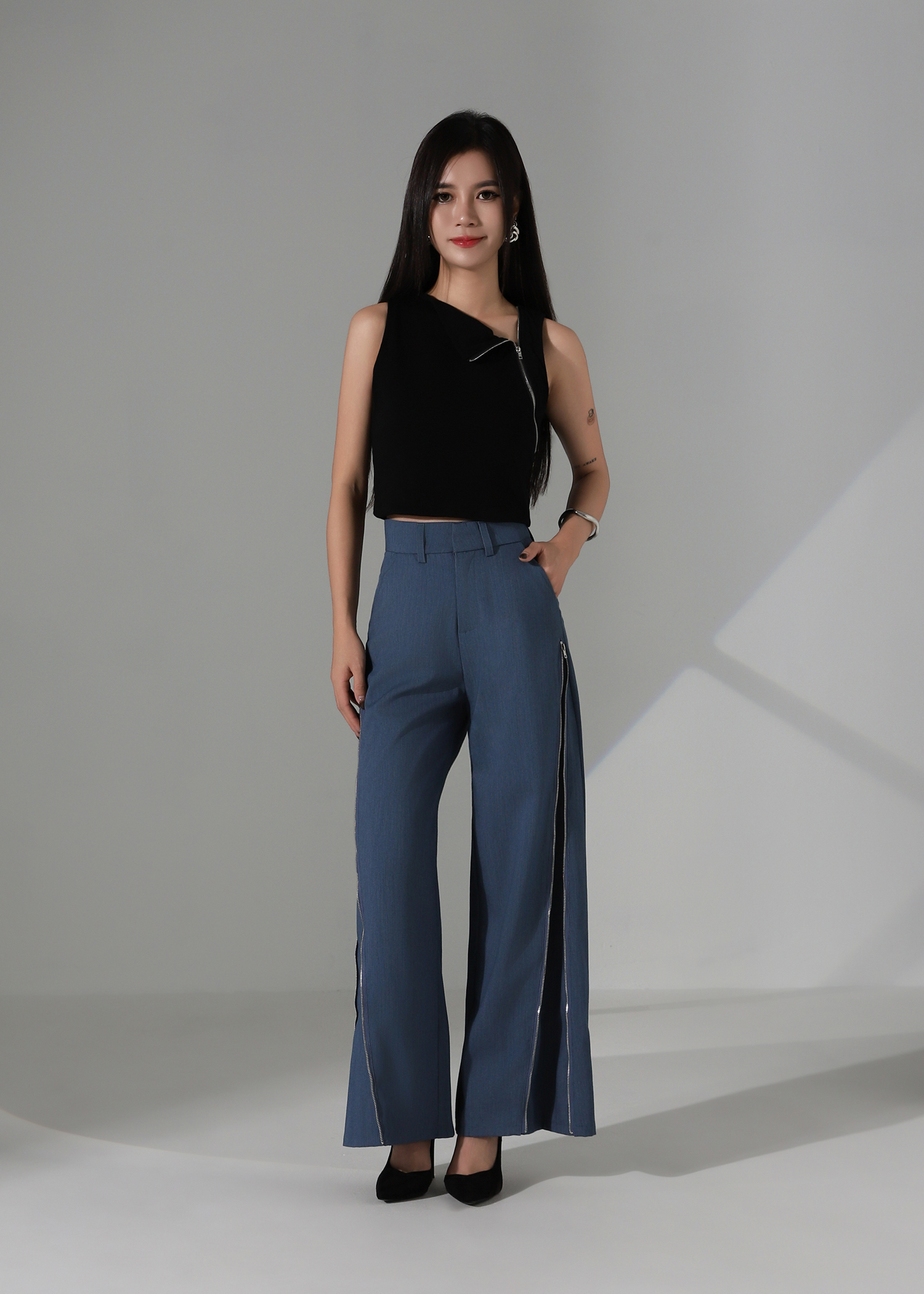 Sleeveless Side Zip Crop Top AC354