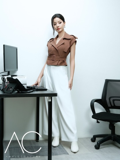 Sleeveless Front Button Top With Belt AC771
