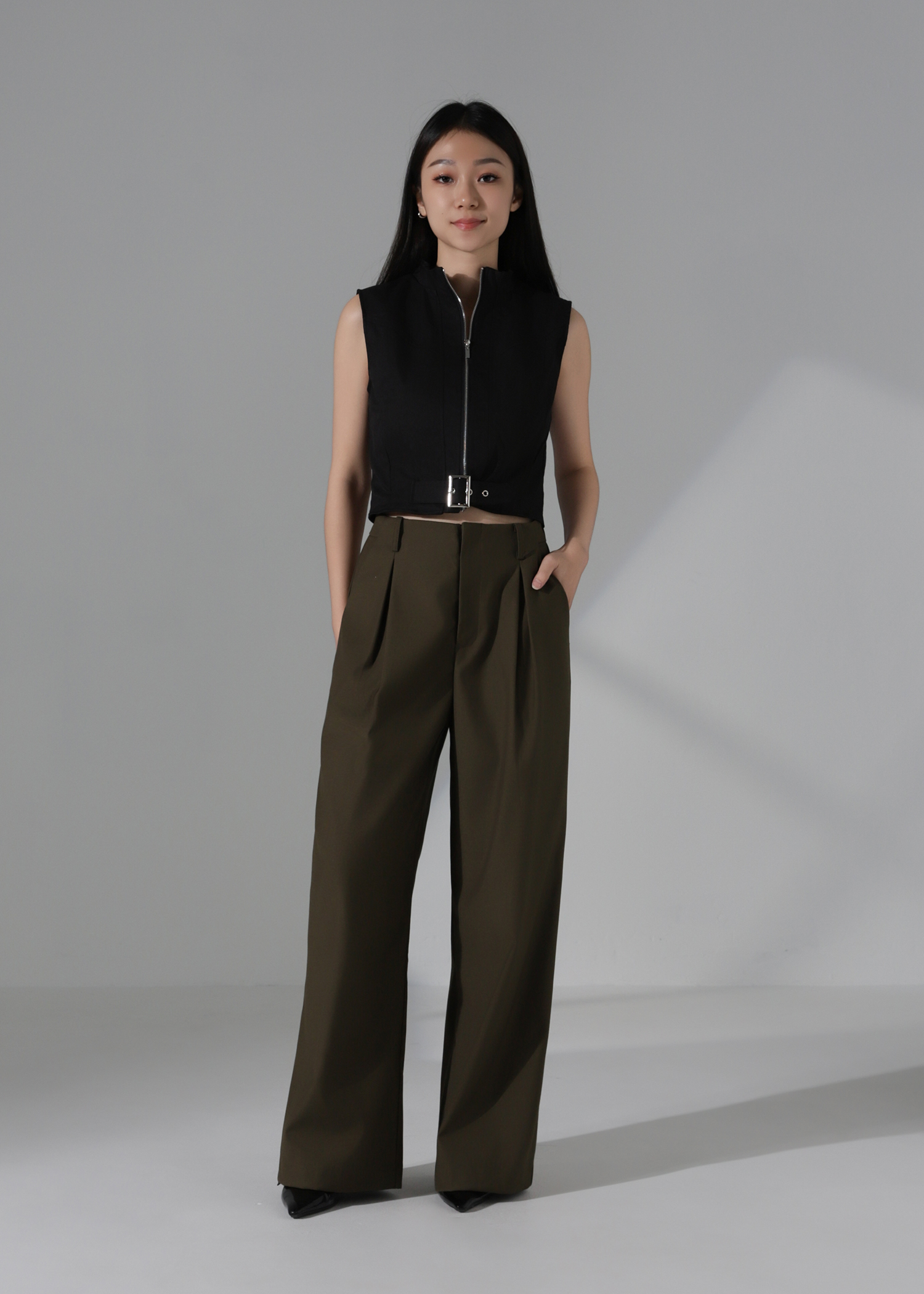 Sleeveless Front Zip With Belt Top AC871