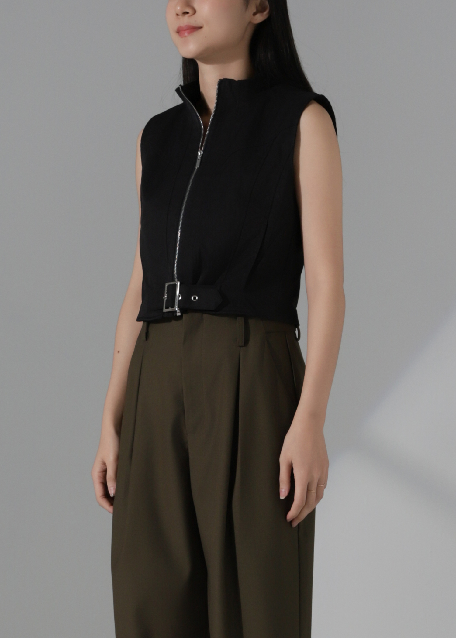 Sleeveless Front Zip With Belt Top AC871