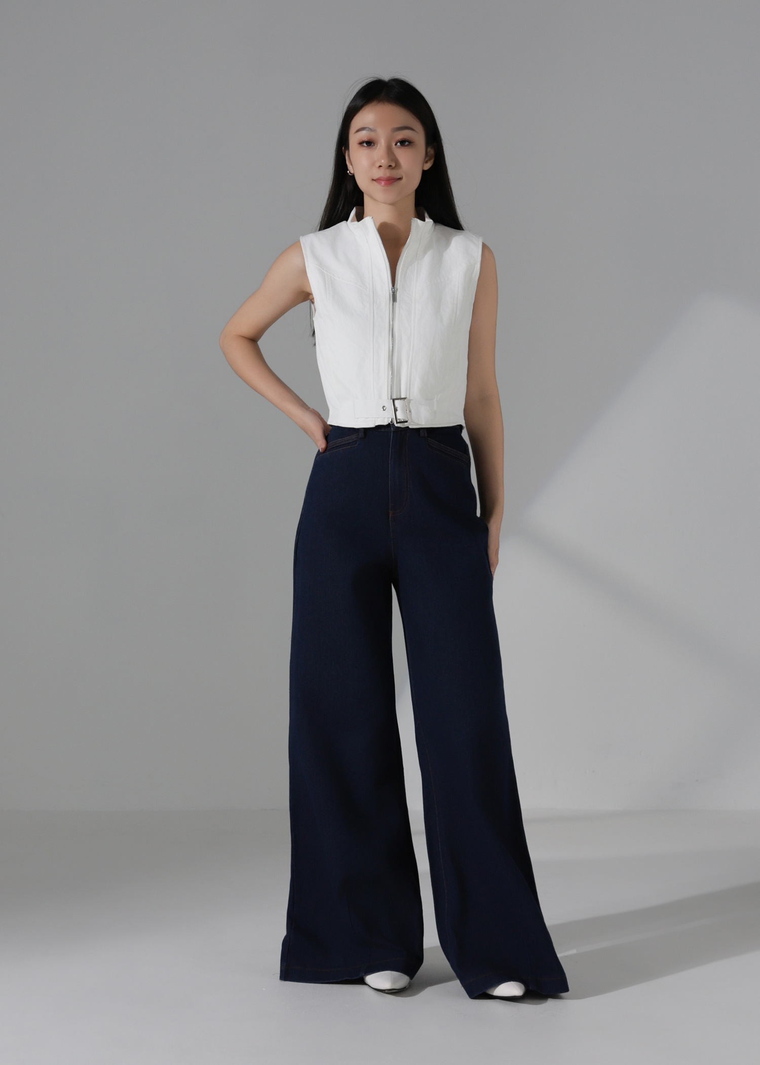 Sleeveless Front Zip With Belt Top AC871
