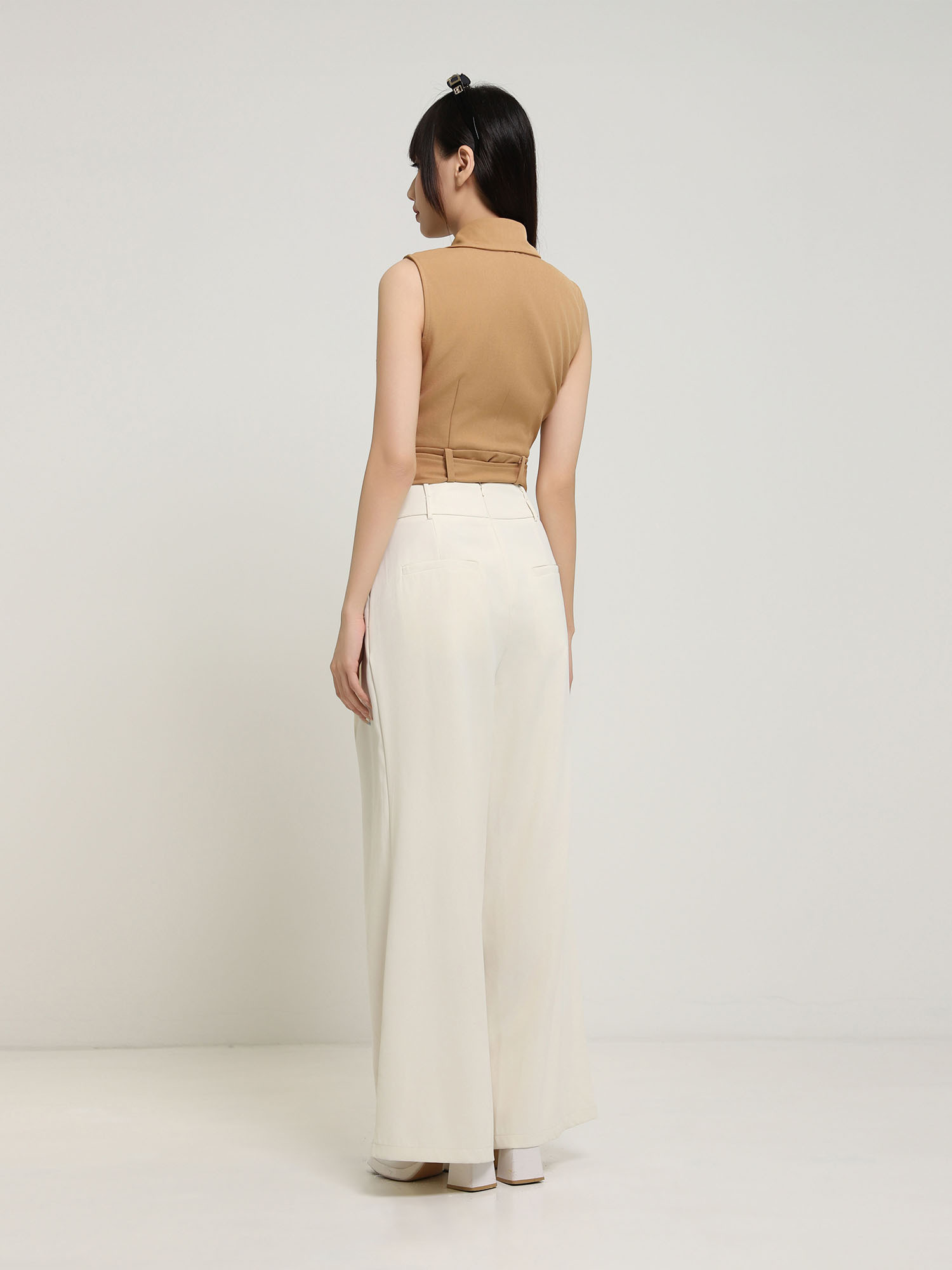 Sleeveless With Belt Top AC912