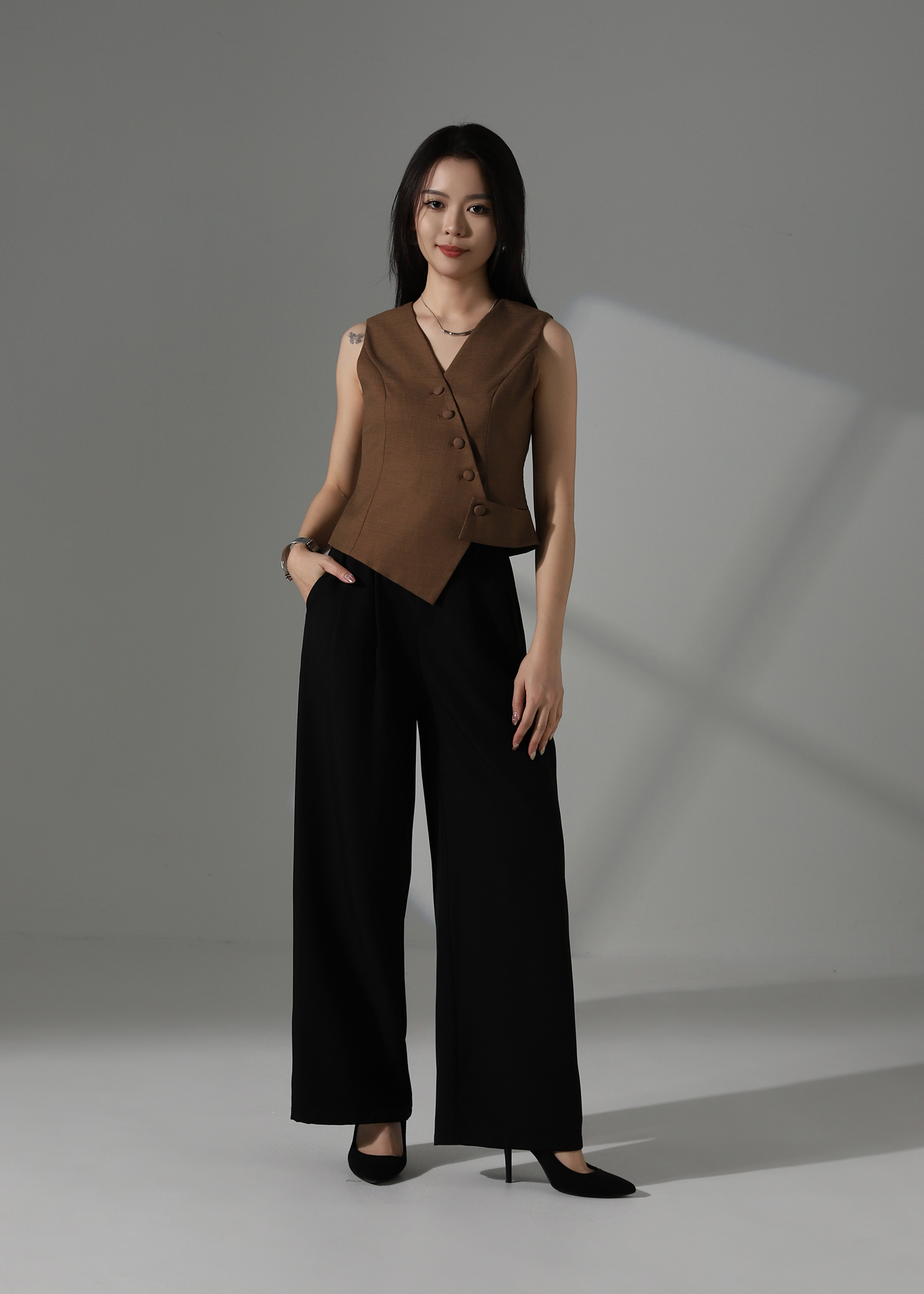 Sleeveless Wrap Top AC932