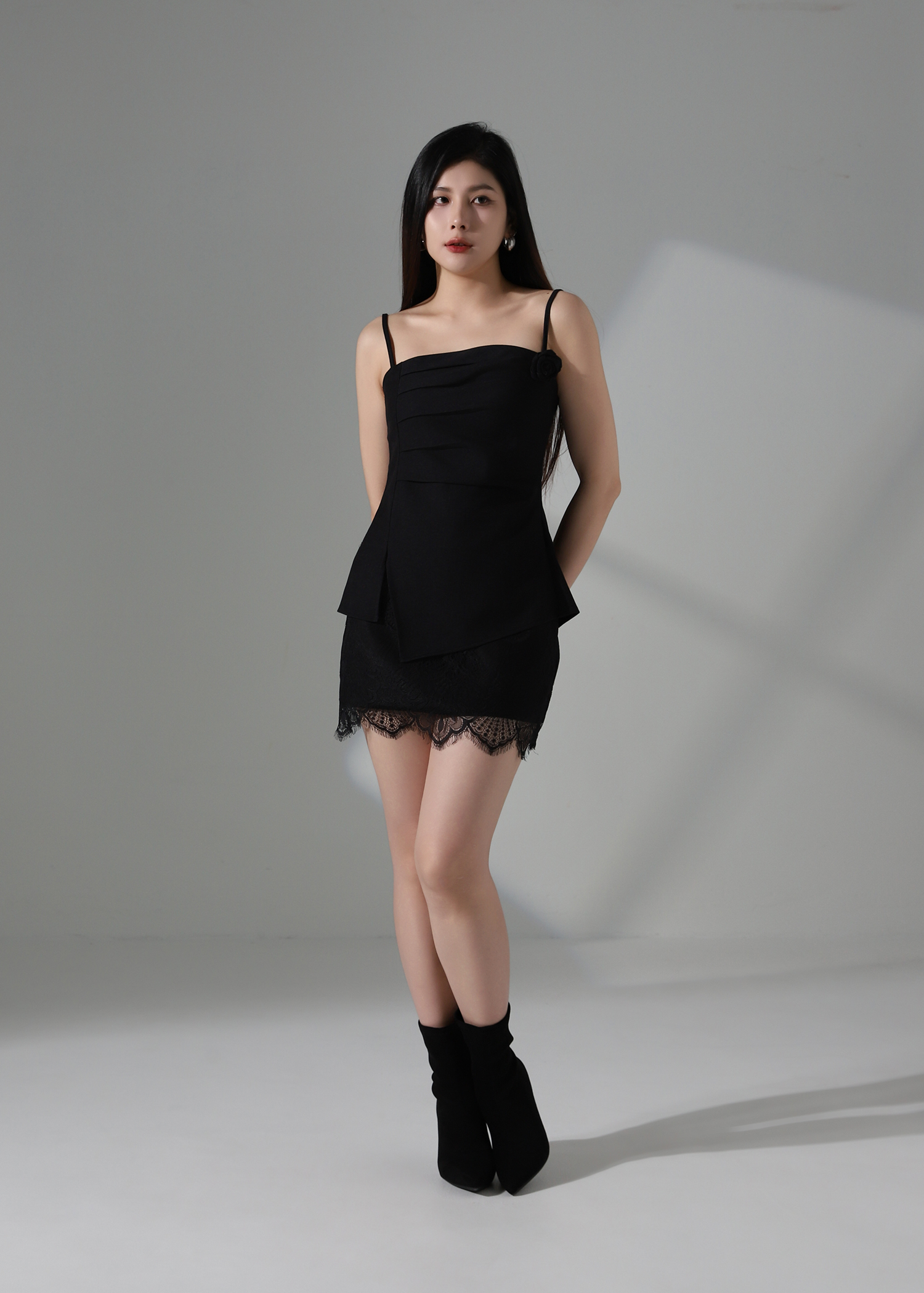 Formal Sleeveless With Decorative Flower Top AC933