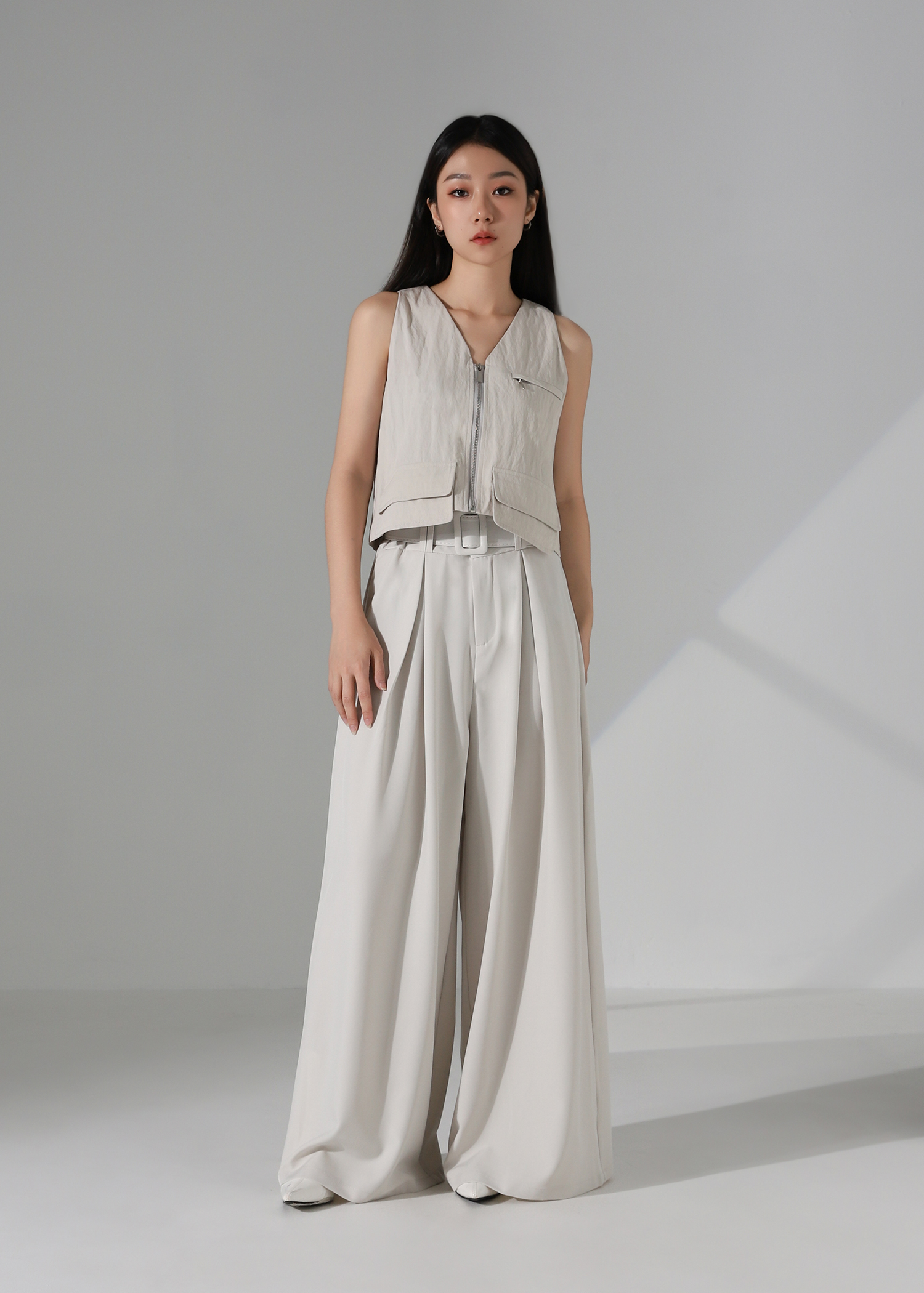 Sleeveless Front Zip Top AC944
