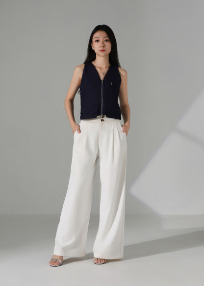 Sleeveless Front Zip Top AC944