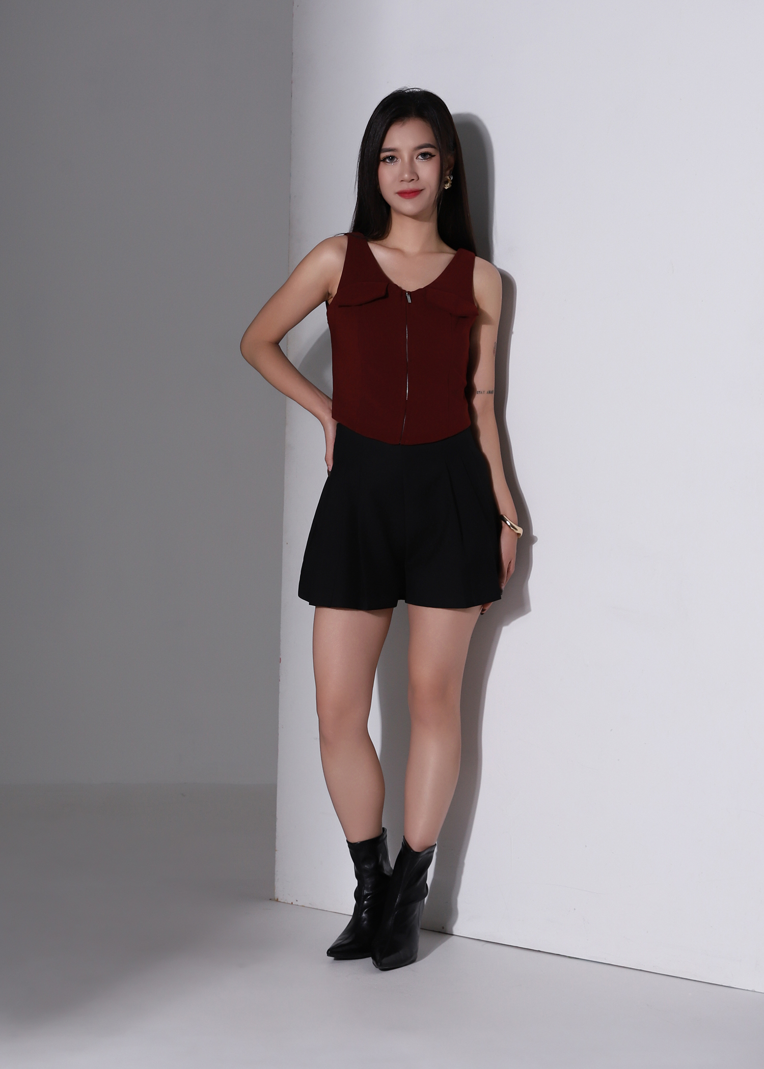 Sleeveless Front Zip Top AC954