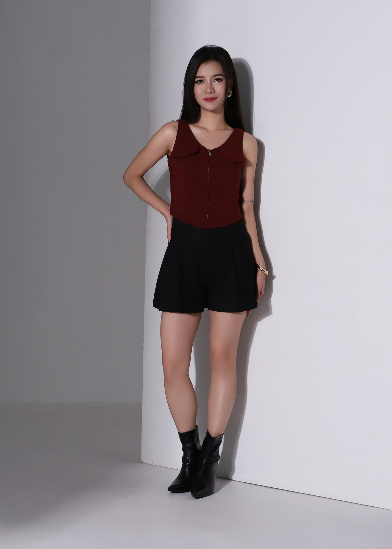 Sleeveless Front Zip Top AC954