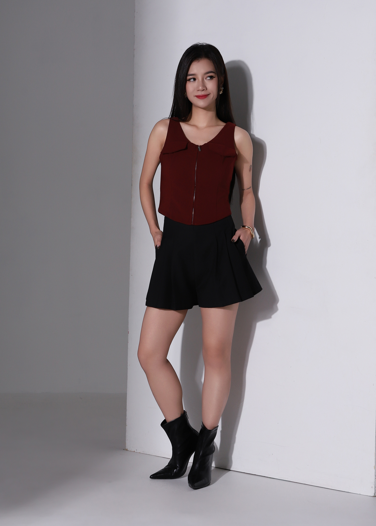 Sleeveless Front Zip Top AC954
