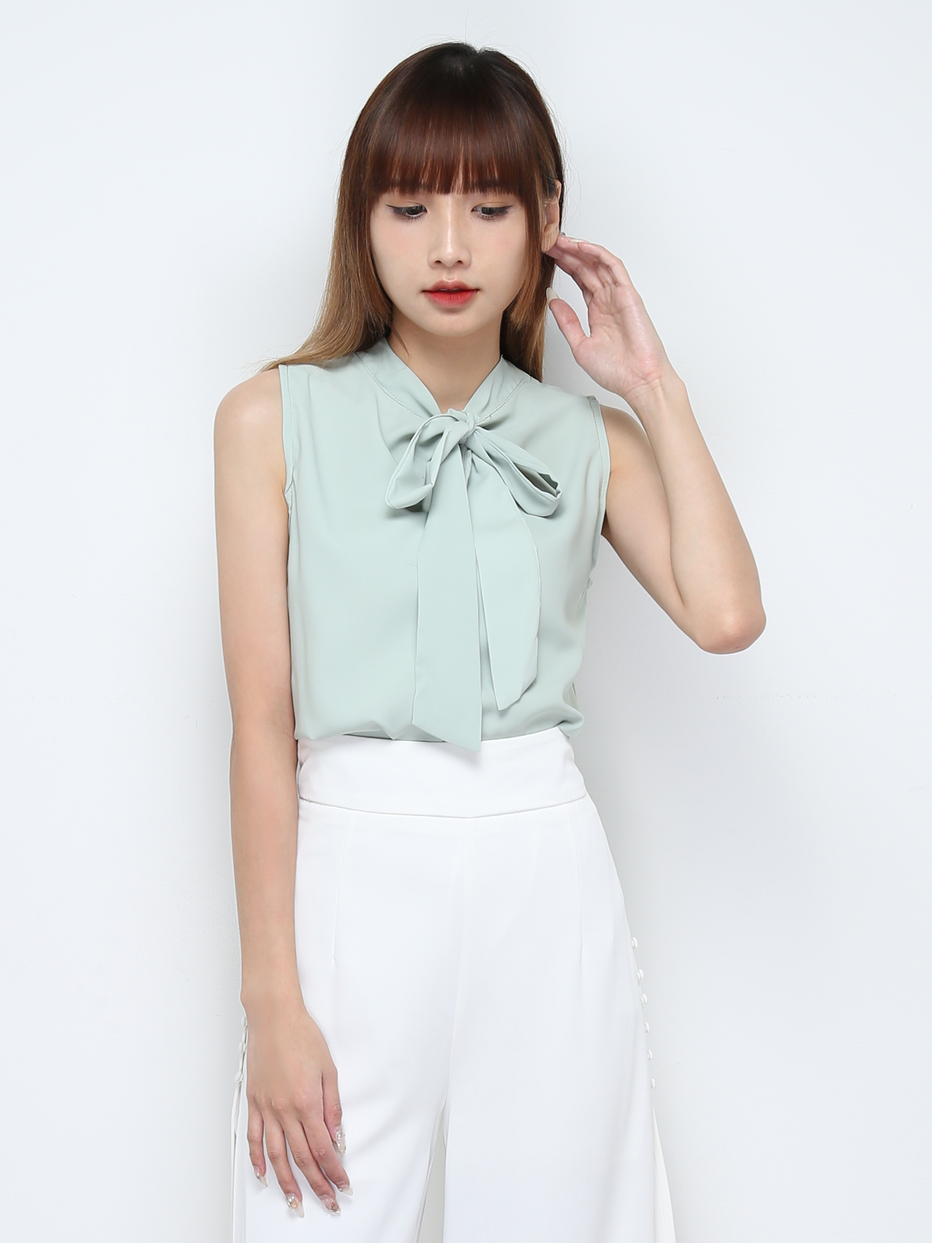 Sleeveless Back Tie Up Top 31347