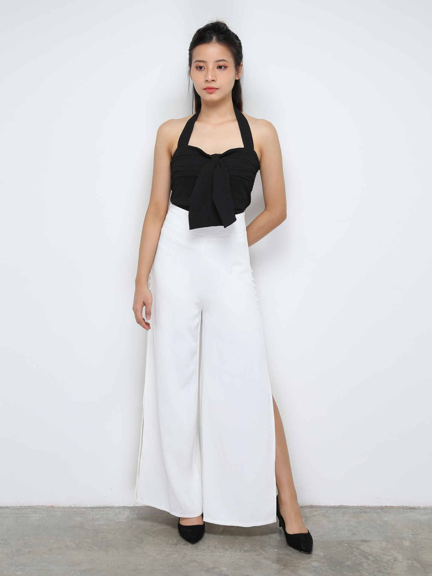 Front Decorative Ribbon Halter Top 31344