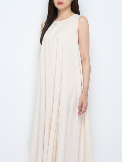 Sleeveless Plain Dress 30353