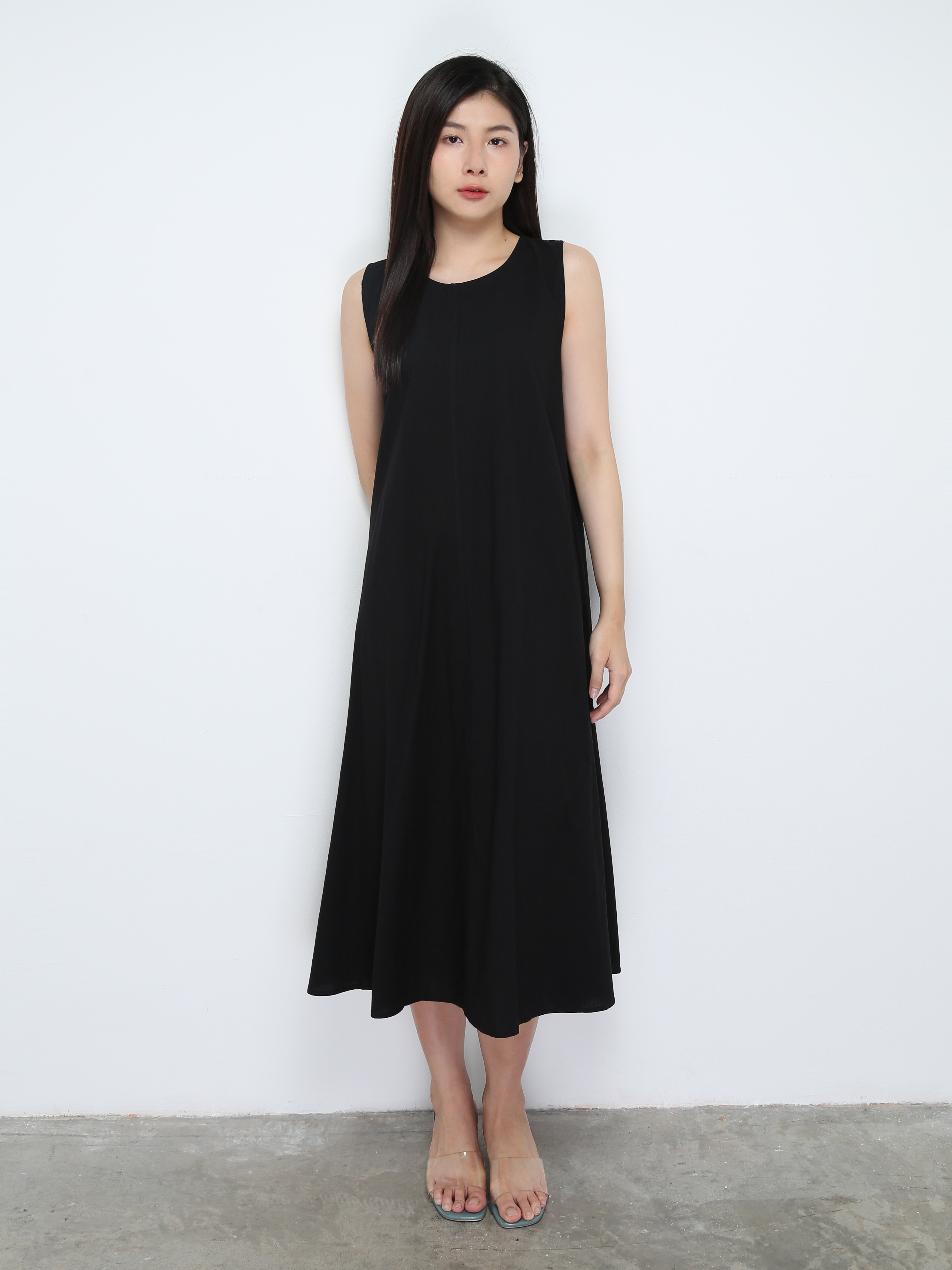 Sleeveless Plain Dress 30353