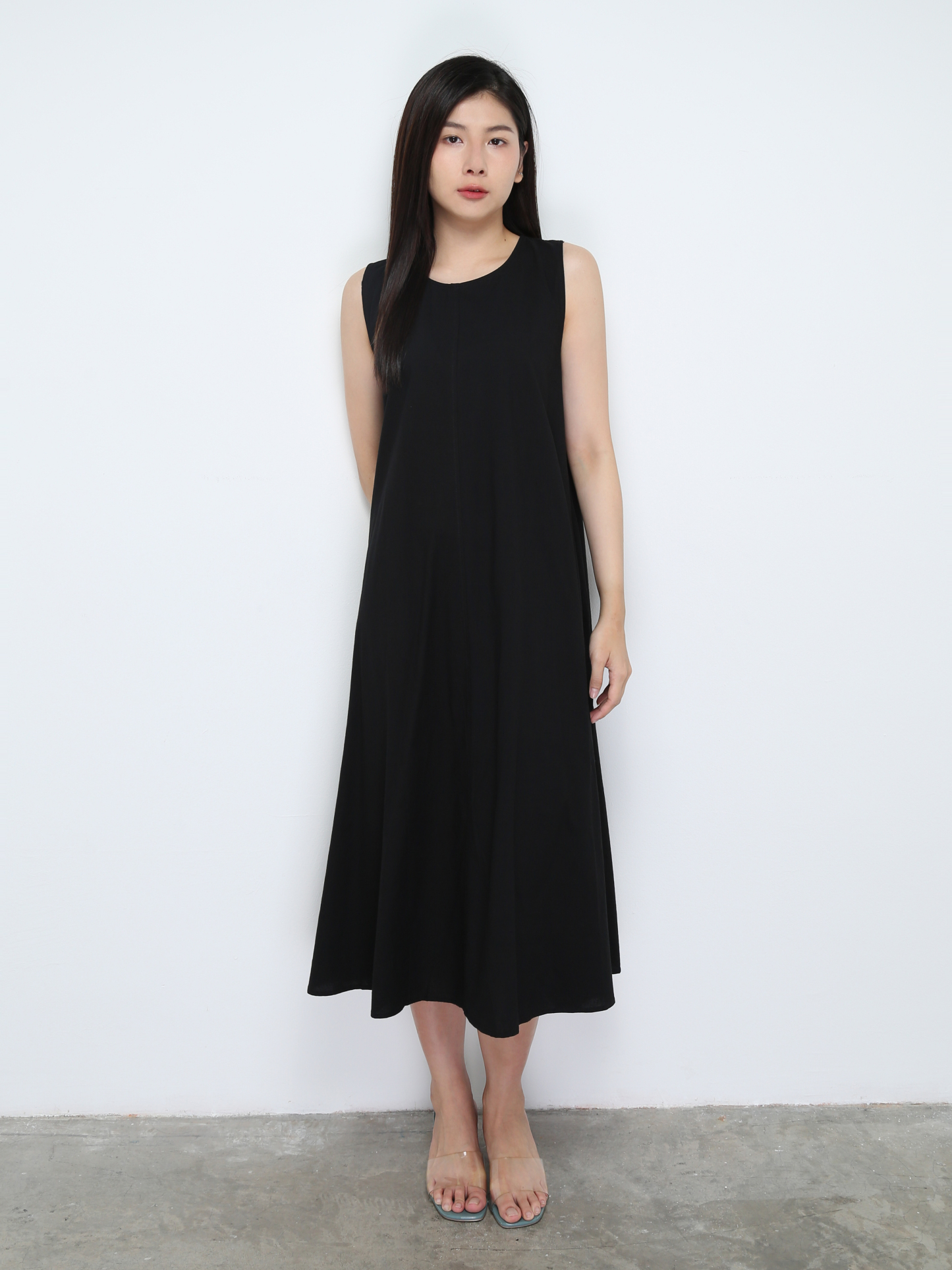 Sleeveless Plain Dress 30353