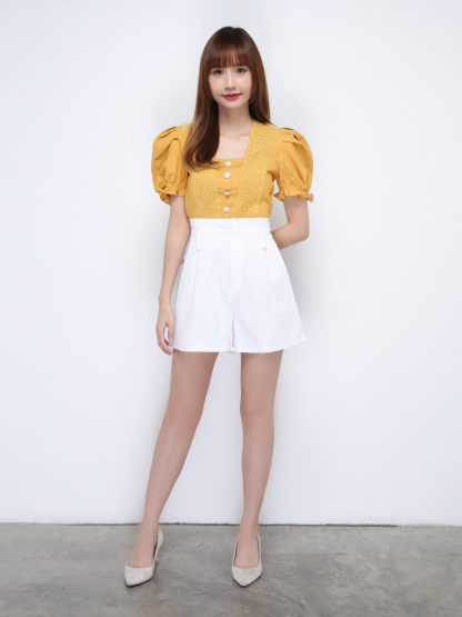 Eyelet Lace With Decorative Button Top 21389