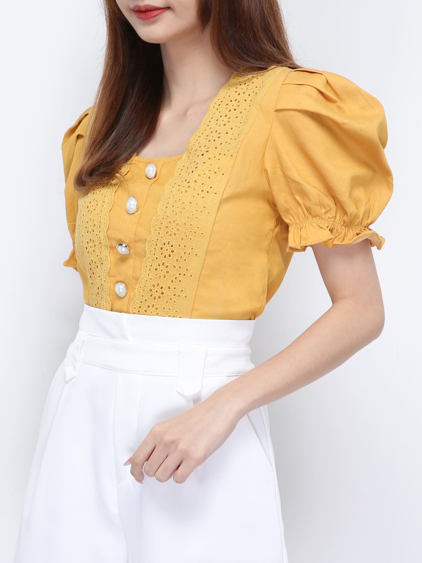 Eyelet Lace With Decorative Button Top 21389