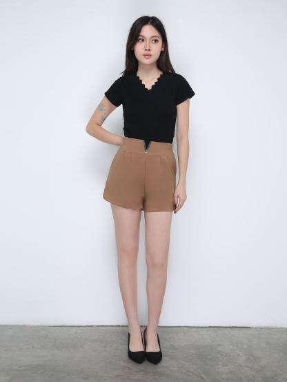 V With Gold Metal Short Pants 21712