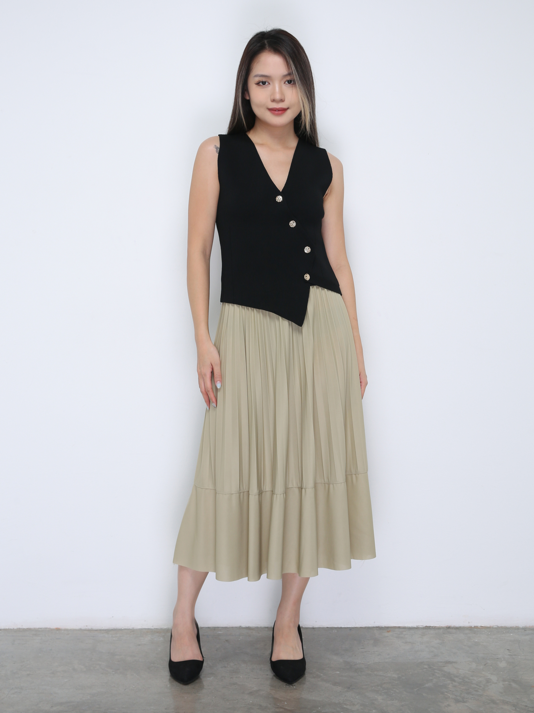 Knitted Sleeveless V Neck Front Button Top 36333