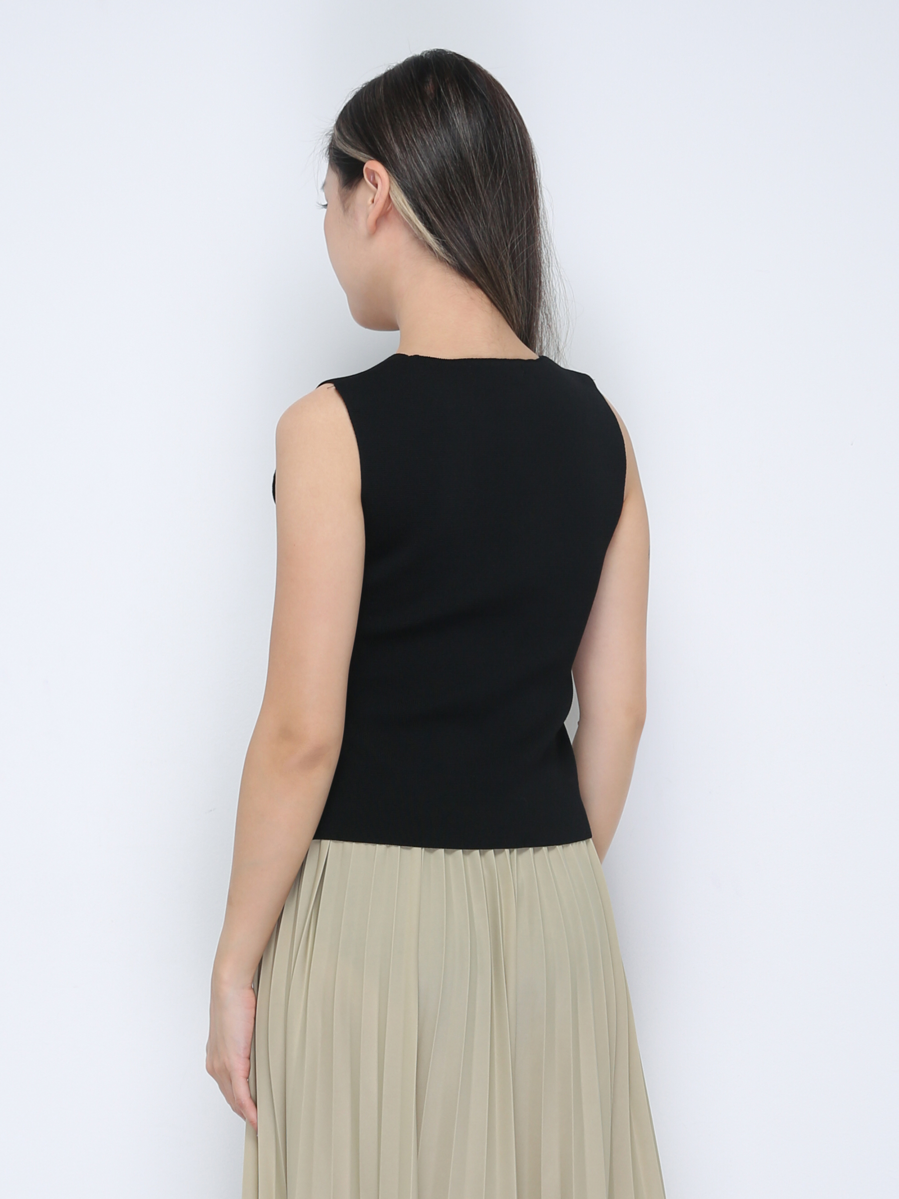 Knitted Sleeveless V Neck Front Button Top 36333