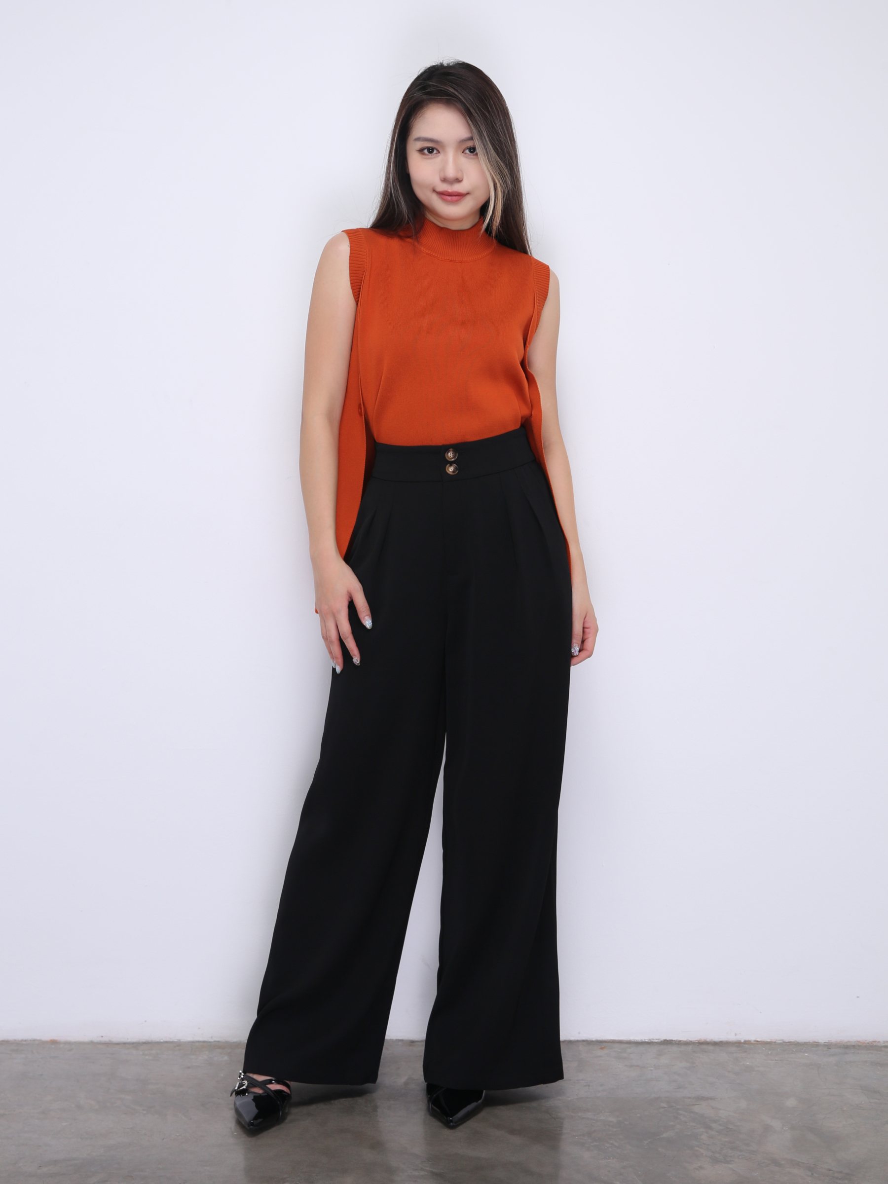 Sleeveless Split Top DJ029