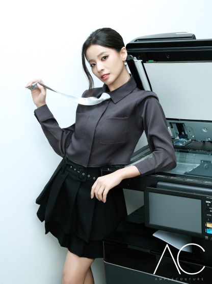 Long Sleeve Front Pocket Top DJ059