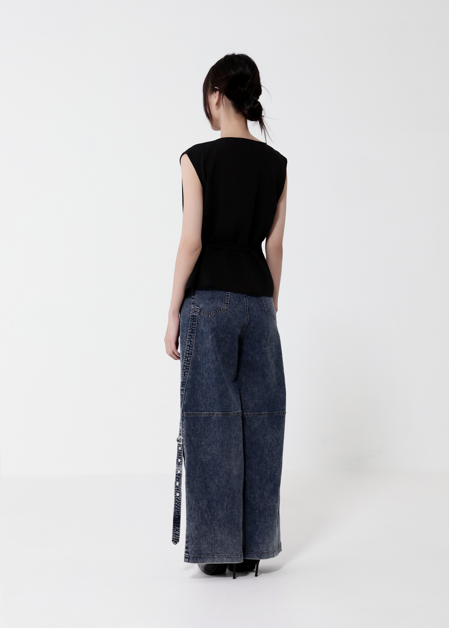 Elagent Draped Neck Sleeveless Waist Tie Top DJ123
