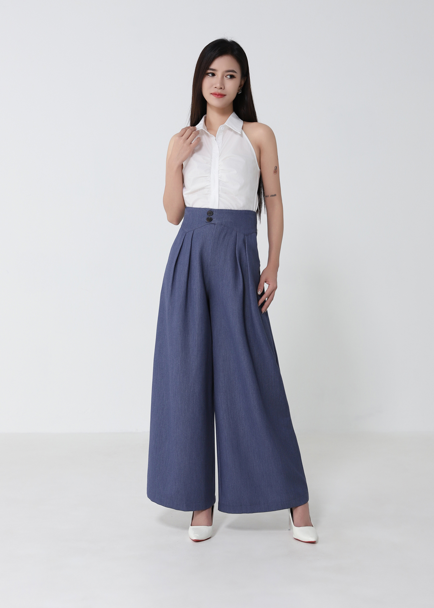 Halter Front Button Top DJ170